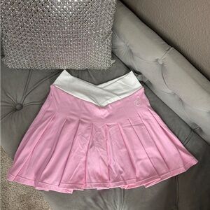 NWT Pcheebum Pink and White Pleated Skort